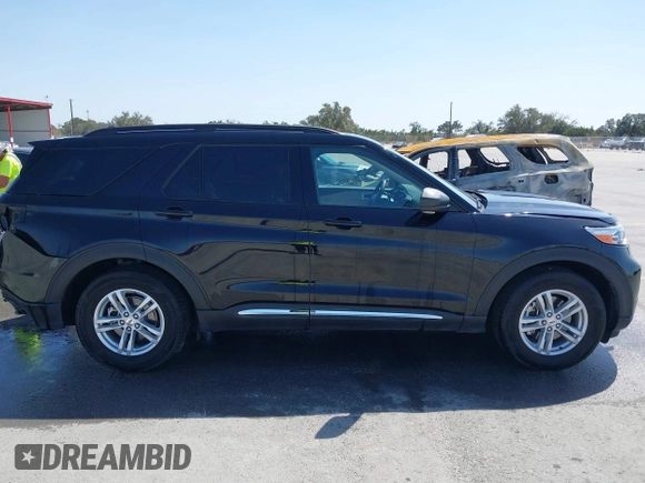 2023 Ford Explorer XLT with VIN 1FMSK7DH0PGB25363, listed as a IAAI auction lot 41783475 with 39,611 mi miles. Bid and sale history available at carsss.com. Image 14.