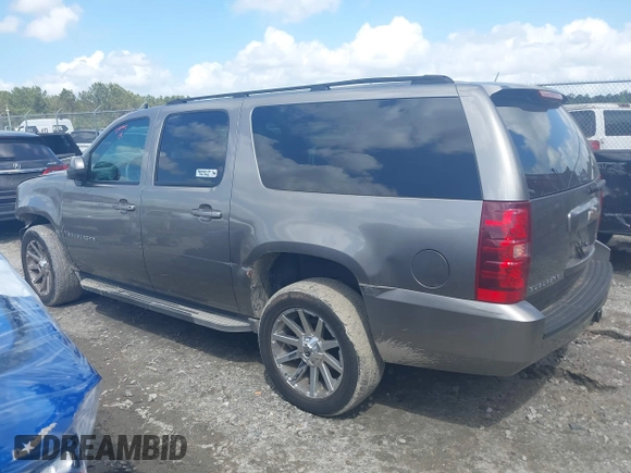 2007 Chevrolet Suburban LTZ with VIN 3GNFK16347G133031, listed as a IAAI auction lot 41955039 with 342,366 mi miles and . Bid and sale history available at DreamBid. Image 15.