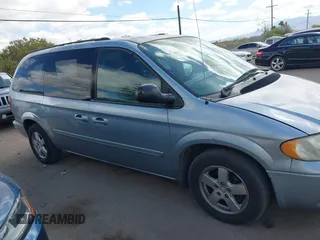 2005 Dodge Caravan SXT with VIN 2D4GP44L75R193138, listed as a IAAI auction lot 42073429 with 206,915 mi miles and . Bid and sale history available at DreamBid. Image 13.
