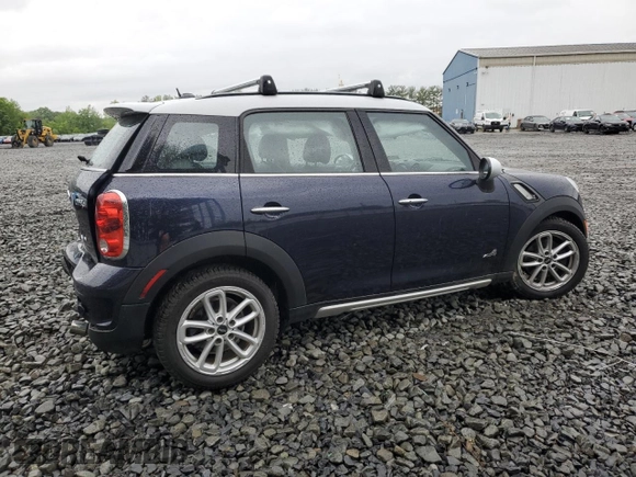 2015 MINI Countryman S z VIN WMWZC5C59FWP43388, wystawiony jako Copart lot #56876375 z przebiegiem 58 952 mil mil oraz Szkoda całkowita • Salvage title. Historia ofert i sprzedaży dostępna na DreamBid. Obrazek 3.