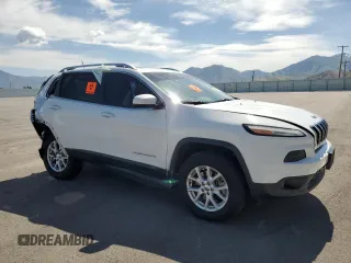 2017 Jeep Cherokee Latitude с VIN 1C4PJMCS5HW632694, выставлен на аукционе Copart как лот 59001725 с пробегом 118 054 миль миль и Списание • Salvage title. История ставок и продаж доступна на DreamBid. Изображение 4.