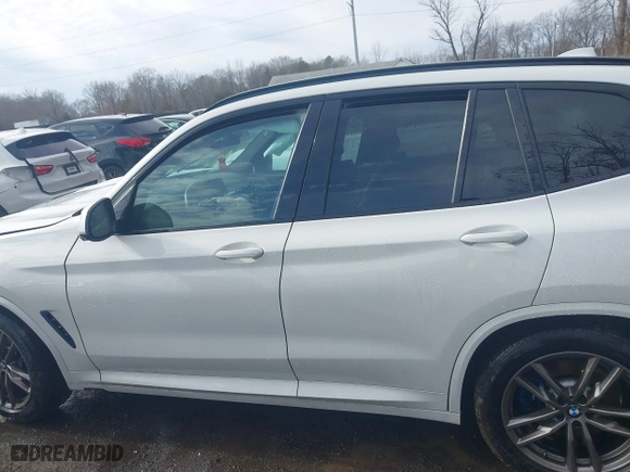 2021 BMW X3 M40i with VIN 5UXTY9C02M9E56106, listed as a IAAI auction lot 41465476 with 1 mi miles. Bid and sale history available at carsss.com. Image 13.