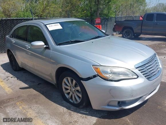 2011 Chrysler 200 Touring with VIN 1C3BC1FB3BN501103, listed as a IAAI auction lot 42073068 with 113,478 mi miles. Bid and sale history available at carsss.com. Image 1.