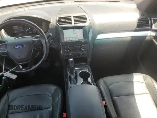 2017 Ford Explorer XLT z VIN 1FM5K8D88HGC22380, wystawiony jako Copart lot #62756845 z przebiegiem 93 811 mil mil oraz Szkoda całkowita • Salvage title. Historia ofert i sprzedaży dostępna na DreamBid. Obrazek 8.