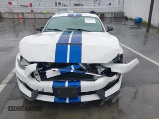 2017 Ford Mustang Shelby GT350 z VIN 1FA6P8JZ8H5521439, wystawiony jako IAAI lot #41689728 z przebiegiem 54 852 mil mil oraz . Historia ofert i sprzedaży dostępna na DreamBid. Obrazek 6.