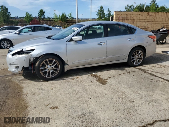 2014 Nissan Altima SV with VIN 1N4AL3AP4EC183357, listed as a Copart auction lot 56370165 with 260,743 mi miles and Salvage Title. Bid and sale history available at DreamBid. Image 1.