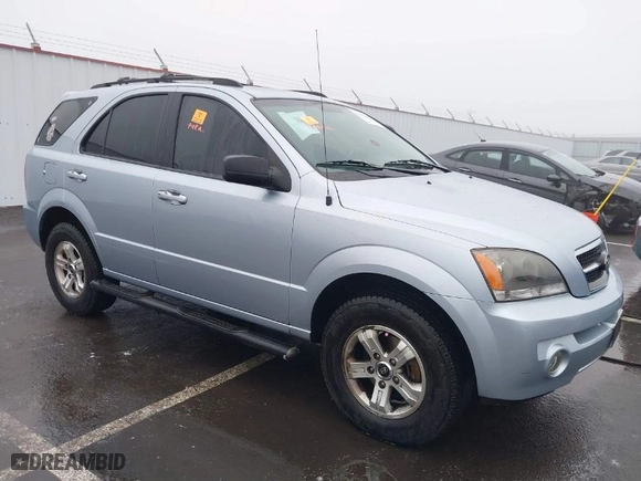 2005 Kia Sorento LX with VIN KNDJD733655414658, listed as a IAAI auction lot 41343882 with 1 mi miles. Bid and sale history available at carsss.com. Image 1.