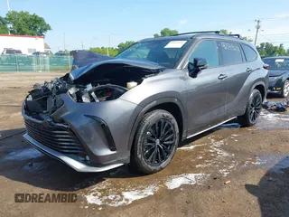 2024 Toyota Highlander LE with VIN 5TDKDRBH2RS568670, listed as a IAAI auction lot 42549212 with 10,600 mi miles and . Bid and sale history available at DreamBid. Image 18.