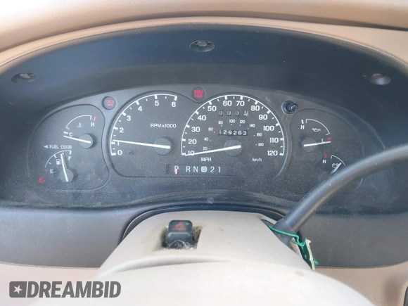 2000 Ford Explorer Eddie Bauer z VIN 1FMDU74E4YZA45773, wystawiony jako IAAI lot #41678121 z przebiegiem 129 263 mil mil oraz . Historia ofert i sprzedaży dostępna na DreamBid. Obrazek 7.