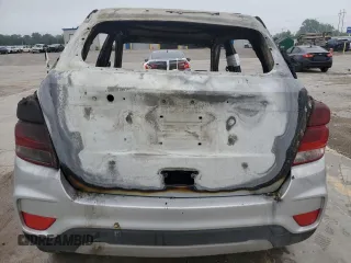 2020 Chevrolet Trax LT z VIN 3GNCJLSB5LL245059, wystawiony jako Copart lot #59633075 z przebiegiem Nie podano mil oraz Nie do naprawy • Non repairable. Historia ofert i sprzedaży dostępna na DreamBid. Obrazek 6.