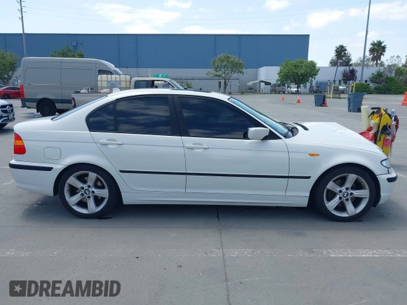 2004 BMW 3 Series 325i с VIN WBAAZ33414KP84920, выставлен на аукционе IAAI как лот 42056526 с пробегом 199 879 миль миль и . История ставок и продаж доступна на DreamBid. Изображение 13.