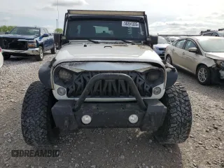2014 Jeep Wrangler Unlimited Sahara z VIN 1C4BJWEG9EL102336, wystawiony jako Copart lot #55391335 z przebiegiem Nie podano mil oraz Szkoda całkowita • Salvage title. Historia ofert i sprzedaży dostępna na DreamBid. Obrazek 5.