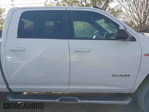 2022 Ram 2500 Big Horn with VIN 3C6UR5DJ9NG197347, listed as a IAAI auction lot 41830292 with 79,890 mi miles. Bid and sale history available at carsss.com. Image 13.