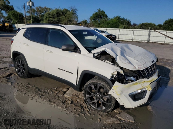 2021 Jeep Compass 80th Anniversary with VIN 3C4NJCEB3MT550073, listed as a Copart auction lot 72429184 with 29,690 mi miles and Salvage Title. Bid and sale history available at carsss.com. Image 4.