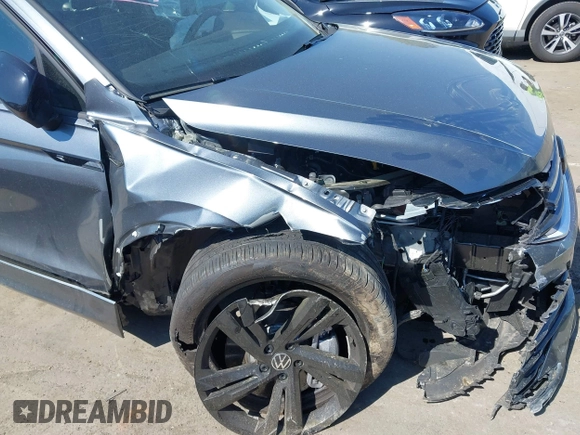 2024 Volkswagen Tiguan SE R-Line Black с VIN 3VVCB7AX2RM010794, выставлен на аукционе IAAI как лот 41894596 с пробегом 25 136 миль миль и . История ставок и продаж доступна на DreamBid. Изображение 17.