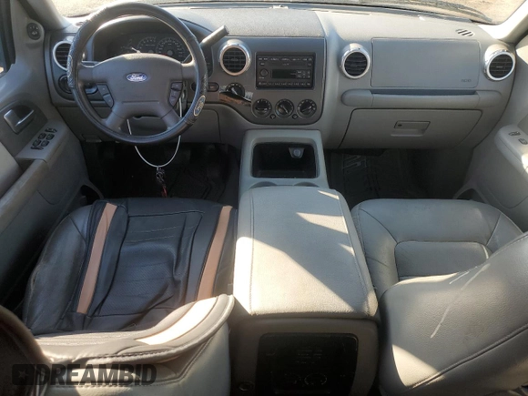 2004 Ford Expedition Special Service with VIN 1FMFU16L94LA49185, listed as a Copart auction lot 46666785 with 200,962 mi miles and Salvage Title. Bid and sale history available at carsss.com. Image 8.
