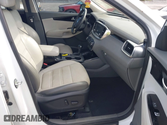 2017 Kia Sorento SX with VIN 5XYPK4A50HG308771, listed as a IAAI auction lot 42553918 with 162,951 mi miles and . Bid and sale history available at DreamBid. Image 5.