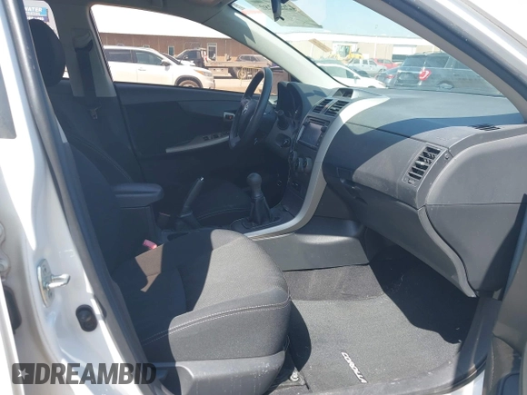 2013 Toyota Corolla L with VIN 2T1BU4EE4DC981499, listed as a IAAI auction lot 42052280 with 111,153 mi miles. Bid and sale history available at carsss.com. Image 5.