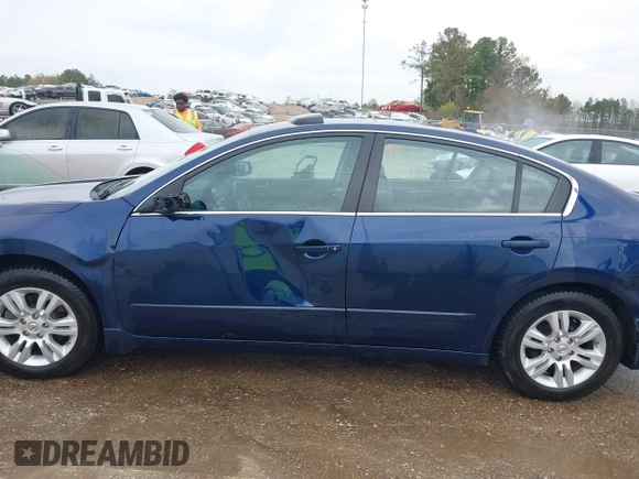 2010 Nissan Altima 2.5 S with VIN 1N4AL2AP8AC147546, listed as a IAAI auction lot 41892735 with 170,299 mi miles. Bid and sale history available at carsss.com. Image 15.