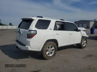 2021 Toyota 4Runner SR5 with VIN JTEMU5JR9M5895976, listed as a Copart auction lot 54110465 with 98,469 mi miles and Salvage title. Bid and sale history available at DreamBid. Image 3.