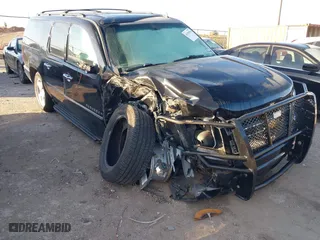 2012 Chevrolet Suburban LTZ with VIN 1GNSKKE75CR133445, listed as a IAAI auction lot 41590306 with 203,592 mi miles. Bid and sale history available at carsss.com. Image 1.