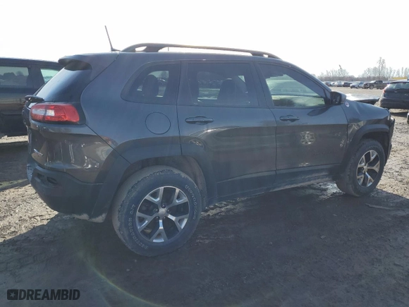 2018 Jeep Cherokee Trailhawk with VIN 1C4PJMBX5JD539608, listed as a Copart auction lot 49948665 with 42,392 mi miles and Clean Title. Bid and sale history available at carsss.com. Image 3.