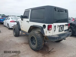 2008 Jeep Wrangler X z VIN 1J4FZ24108L653849, wystawiony jako IAAI lot #42305913 z przebiegiem 220 937 mil mil oraz . Historia ofert i sprzedaży dostępna na DreamBid. Obrazek 3.