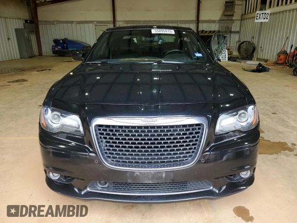 2013 Chrysler 300 SRT-8 z VIN 2C3CCAFJ5DH652791, wystawiony jako Copart lot #55895915 z przebiegiem 146 485 mil mil oraz Szkoda całkowita • Salvage title. Historia ofert i sprzedaży dostępna na DreamBid. Obrazek 5.