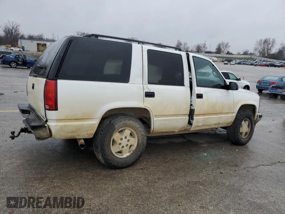 1998 Chevrolet Tahoe z VIN 1GNEK13R4WJ346191, wystawiony jako Copart lot #86583514 z przebiegiem 2 650 816 mil mil oraz Szkoda całkowita • Salvage title. Historia ofert i sprzedaży dostępna na DreamBid. Obrazek 3.