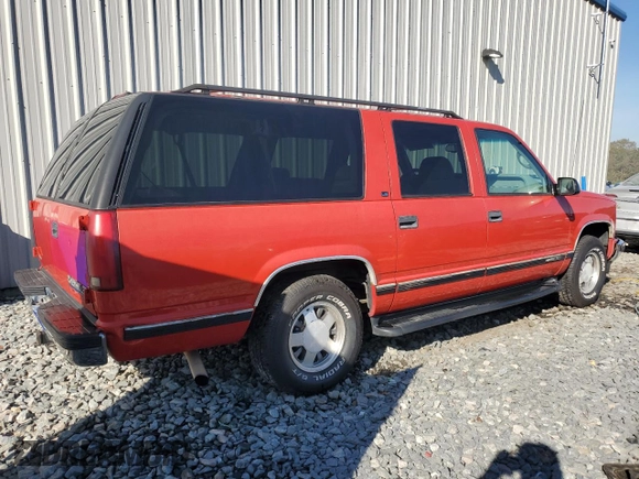 1997 Chevrolet Suburban with VIN 1GNEC16R3VJ444006, listed as a Copart auction lot 83015934 with 355,854 mi miles and Salvage Title. Bid and sale history available at carsss.com. Image 3.