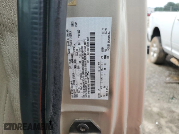 2006 Ford Econoline Passenger XL with VIN 1FBNE31L16HB32734, listed as a Copart auction lot 61421825 with 204,661 mi miles and Clean title. Bid and sale history available at DreamBid. Image 13.
