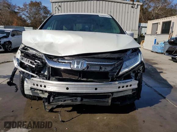 2019 Honda Odyssey Touring with VIN 5FNRL6H89KB064683, listed as a Copart auction lot 84063114 with 71,919 mi miles and Salvage Title. Bid and sale history available at carsss.com. Image 5.