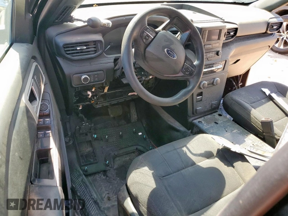 2021 Ford Police Interceptor Utility z VIN 1FM5K8AB8MGC33082, wystawiony jako Copart lot #56519955 z przebiegiem Nie podano mil oraz Szkoda całkowita • Salvage title. Historia ofert i sprzedaży dostępna na DreamBid. Obrazek 8.