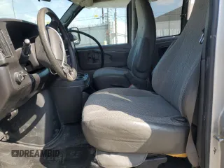2014 Chevrolet Express Passenger LS z VIN 1GAWGPFG9E1185033, wystawiony jako Copart lot #44763045 z przebiegiem 185 883 mil mil oraz Szkoda całkowita • Salvage title. Historia ofert i sprzedaży dostępna na DreamBid. Obrazek 7.