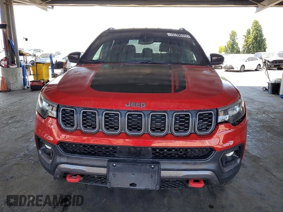 2025 Jeep Compass Trailhawk with VIN 3C4NJDDN3ST557667, listed as a Copart auction lot 65611635 with 8,984 mi miles and Clean title. Bid and sale history available at DreamBid. Image 5.