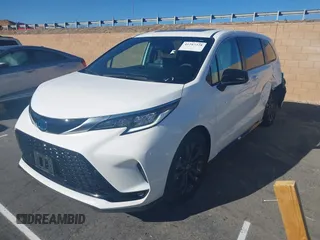 2024 Toyota Sienna XSE with VIN 5TDXRKEC4RS200263, listed as a IAAI auction lot 41287328 with 13,948 mi miles. Bid and sale history available at carsss.com. Image 2.