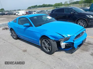 2013 Ford Mustang V6 with VIN 1ZVBP8AM9D5257832, listed as a IAAI auction lot 42504860 with 87,337 mi miles and . Bid and sale history available at DreamBid. Image 1.