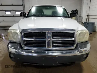 2005 Dodge Dakota SLT z VIN 1D7HW48K15S245809, wystawiony jako Copart lot #76278454 z przebiegiem 213 993 mil mil oraz Czysty tytuł • Clean title. Historia ofert i sprzedaży dostępna na DreamBid. Obrazek 5.