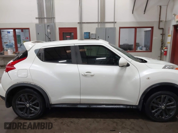 2014 Nissan Juke S with VIN JN8AF5MV3ET363747, listed as a IAAI auction lot 42056301 with Not Provided miles. Bid and sale history available at carsss.com. Image 13.