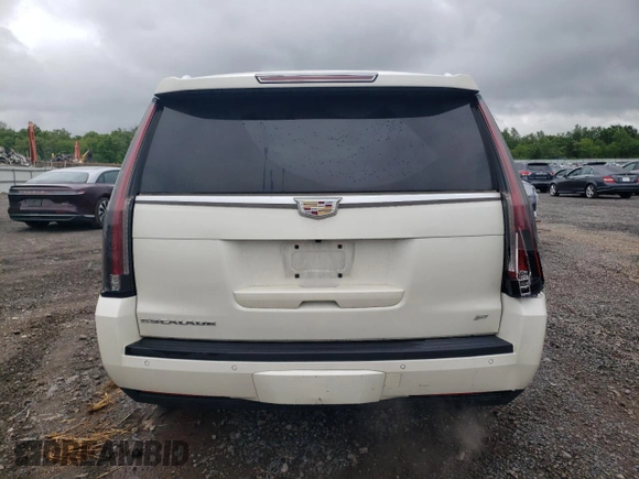 2015 Cadillac Escalade Platinum z VIN 1GYS4PKJ9FR599510, wystawiony jako Copart lot #56688215 z przebiegiem 292 890 mil mil oraz Szkoda całkowita • Salvage title. Historia ofert i sprzedaży dostępna na DreamBid. Obrazek 6.