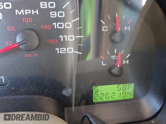 2005 Ford F-150 XLT with VIN 1FTPX12555NB05846, listed as a IAAI auction lot 41857253 with 226,219 mi miles. Bid and sale history available at carsss.com. Image 14.