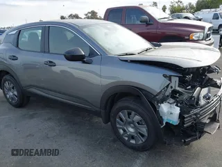 2025 Nissan Kicks S with VIN 3N8AP6BA7SL310908, listed as a IAAI auction lot 40967736 with 77 mi miles. Bid and sale history available at carsss.com. Image 1.