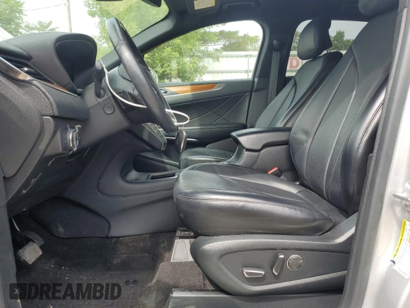 2019 Lincoln MKC Reserve with VIN 5LMCJ3D90KUL50611, listed as a Copart auction lot 62280275 with 48,835 mi miles and Clean title. Bid and sale history available at DreamBid. Image 7.
