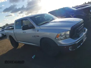 2015 Ram 1500 Big Horn z VIN 1C6RR7LM1FS728001, wystawiony jako IAAI lot #41421255 z przebiegiem 125 037 mil mil oraz . Historia ofert i sprzedaży dostępna na DreamBid. Obrazek 13.