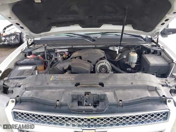 2008 Chevrolet Suburban LTZ with VIN 1GNFC16018R143195, listed as a IAAI auction lot 41577367 with 223,506 mi miles. Bid and sale history available at carsss.com. Image 10.