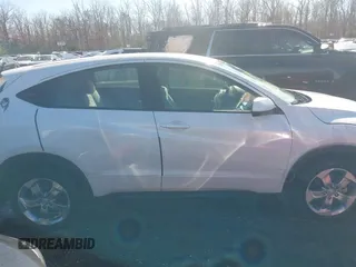 2022 Honda HR-V LX with VIN 3CZRU6H31NM768923, listed as a IAAI auction lot 41633075 with 56,886 mi miles. Bid and sale history available at carsss.com. Image 13.