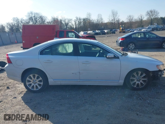 2010 Volvo S80 I6 with VIN YV1960AS0A1127147, listed as a IAAI auction lot 41932324 with 209,194 mi miles. Bid and sale history available at carsss.com. Image 13.