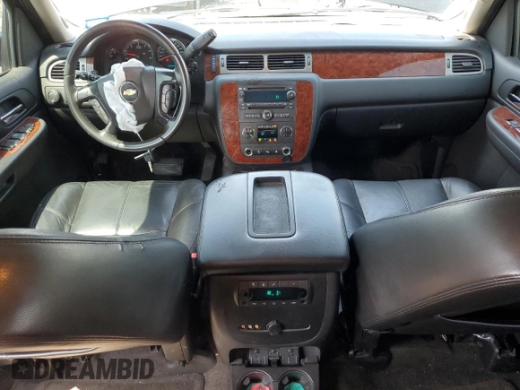 2009 Chevrolet Tahoe 2LT z VIN 1GNFC23019R284361, wystawiony jako Copart lot #56073585 z przebiegiem 306 320 mil mil oraz Szkoda całkowita • Salvage title. Historia ofert i sprzedaży dostępna na DreamBid. Obrazek 8.