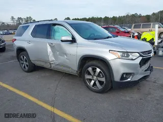2019 Chevrolet Traverse LT Leather with VIN 1GNERHKW6KJ140036, listed as a IAAI auction lot 41610615 with 98,685 mi miles. Bid and sale history available at carsss.com. Image 1.