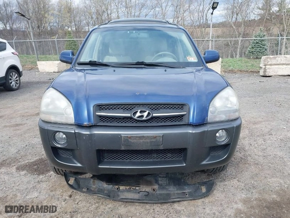 2006 Hyundai Tucson GLS with VIN KM8JN72D06U325677, listed as a IAAI auction lot 42065674 with 168,044 mi miles. Bid and sale history available at carsss.com. Image 6.